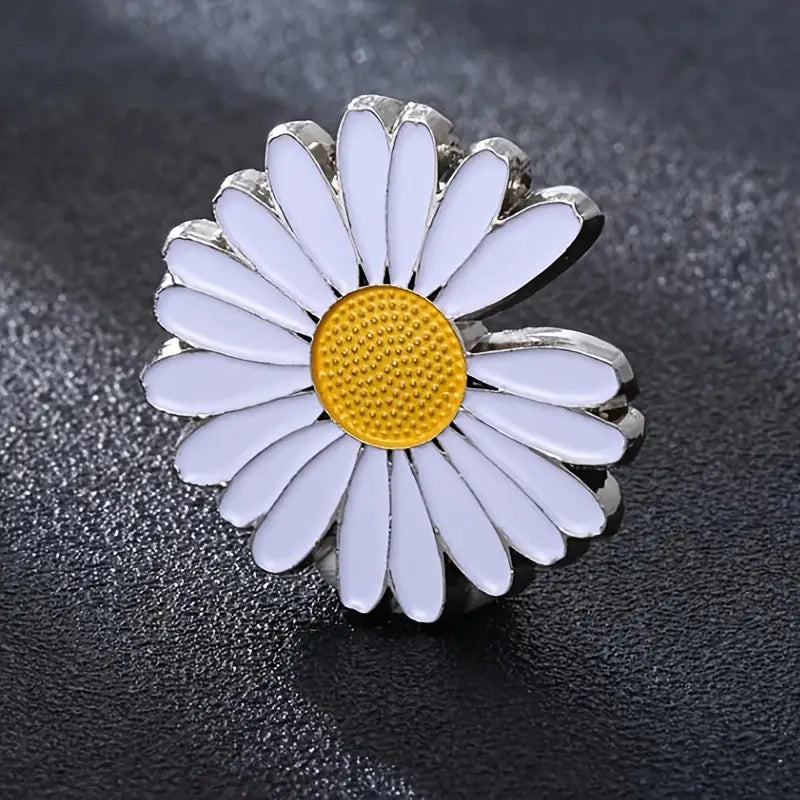 Cute Small Daisy Pin Badge